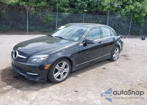 2011 Mercedes-Benz C 300 Luxury 4Matic/Sport 4Matic из США, поврежденный, VIN WDDGF8BB6BR153397